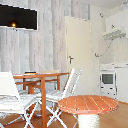 Apartment - 2 Pieces - Vue Degagee