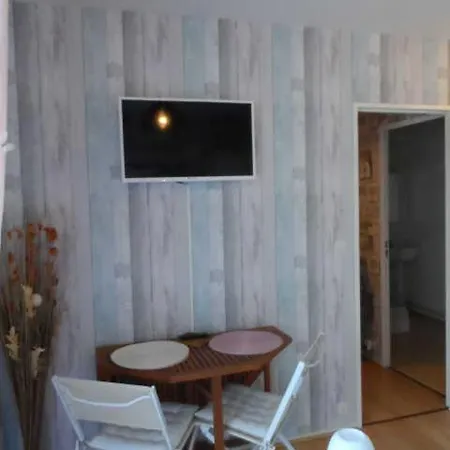 Apartment - 2 Pieces - Vue Degagee *